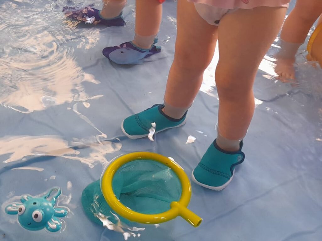 Escuela de verano para niños pequeños con piscina en Sevilla